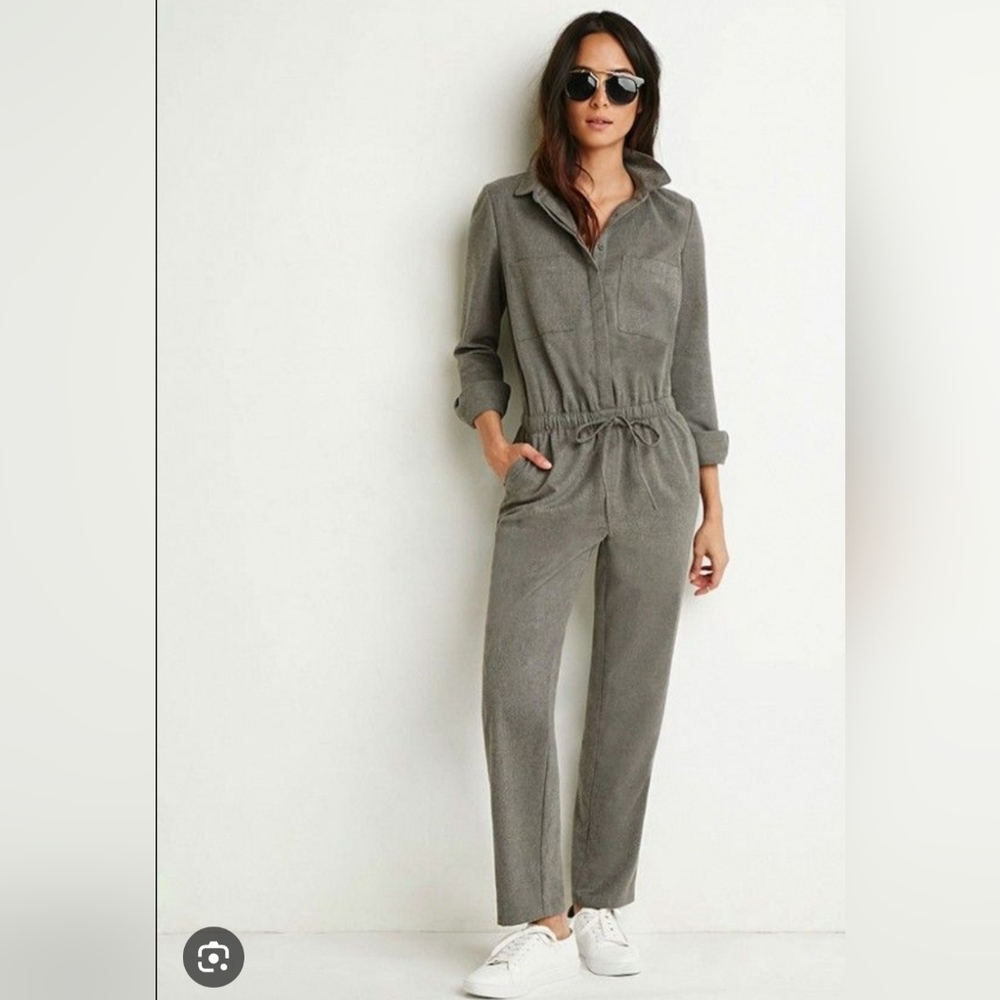 FOREVER 21 WOMEN'S GREY UNLTILITY JUMPSUIT SIZE LARGE